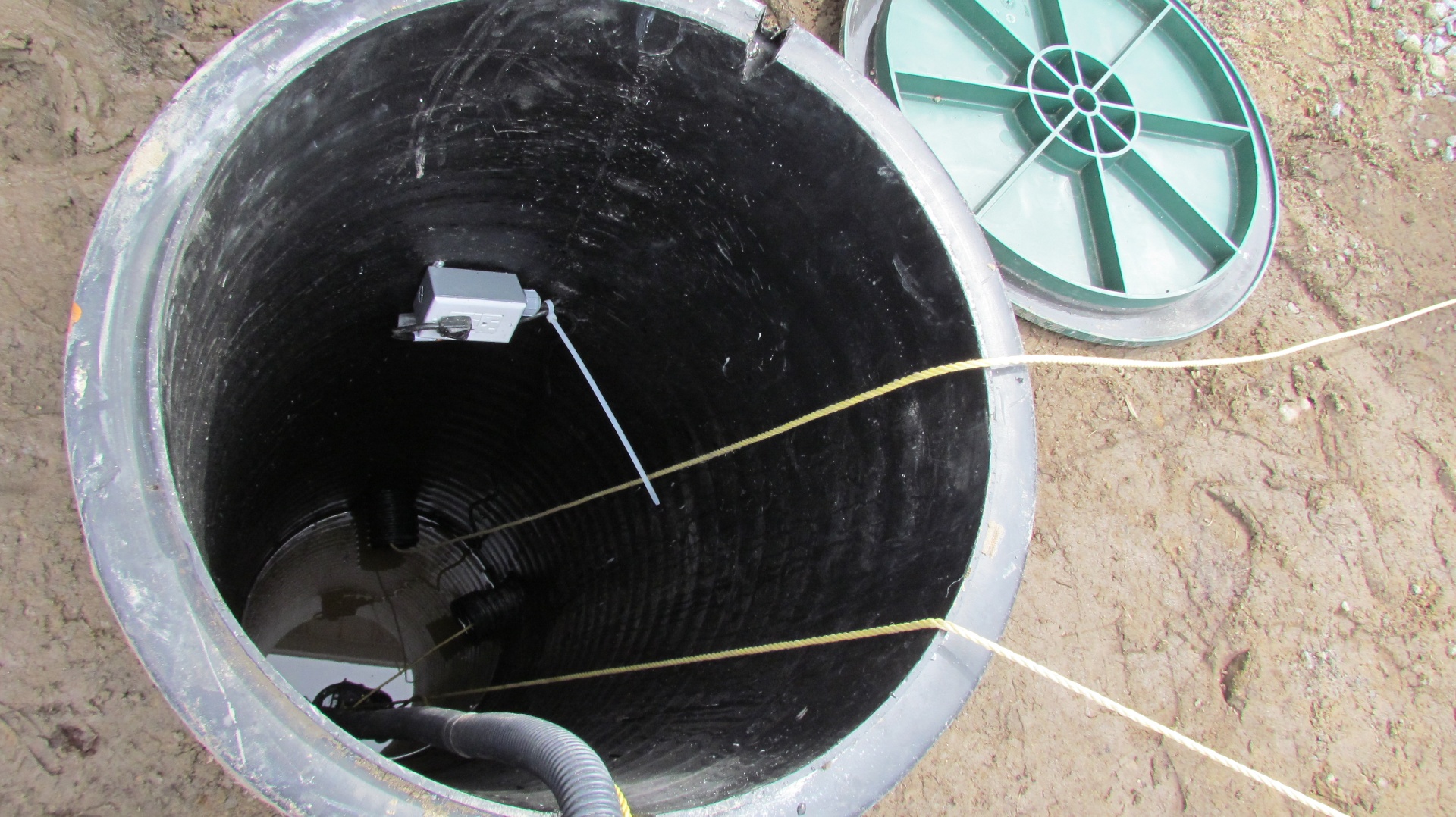 Exterior pumping station